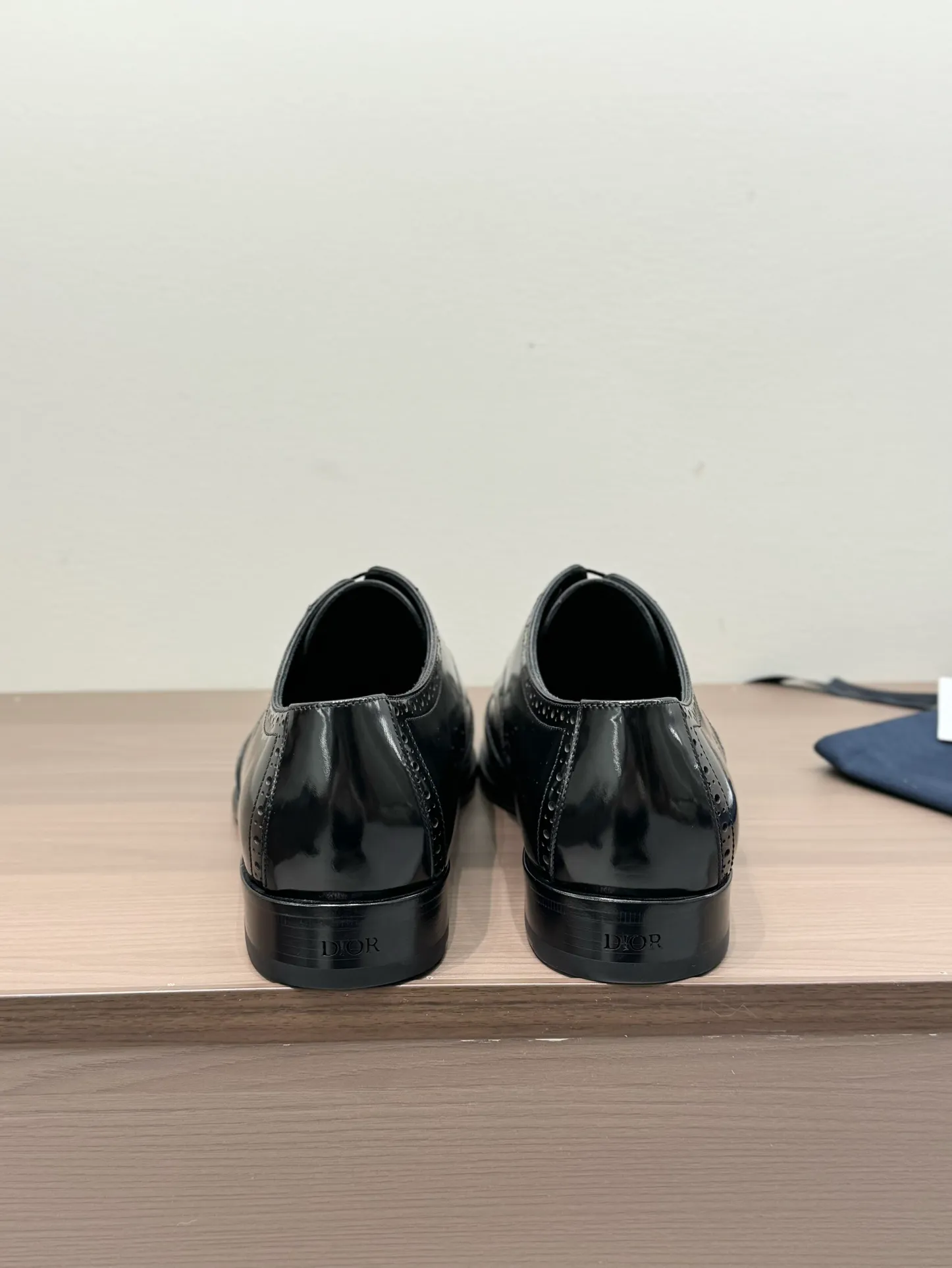 [Dior] Top P: 960💰 Standard code 39-44 (38.45.46 custom-made, non-returnable and non-exchangeable) Dior Dior's latest high-end men's boutique casual leather shoes, imported cowhide upper, water-dyed cowhide lining, imported leather outsole, perfect details are impeccable.